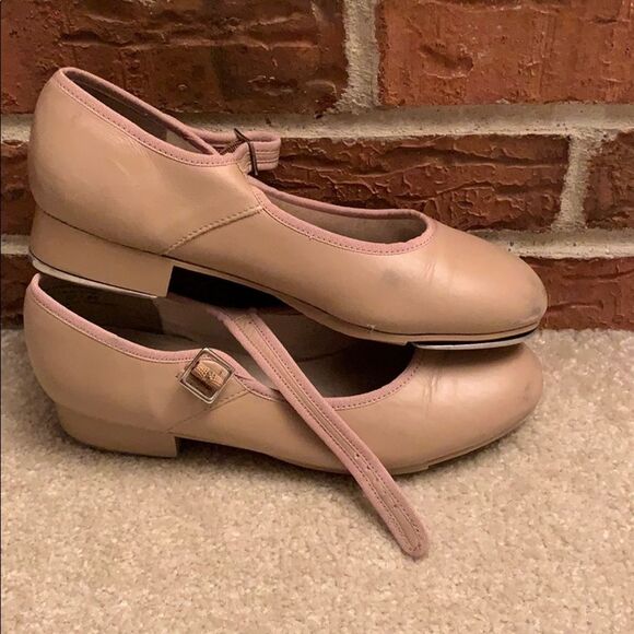 Capezio Tan Tap Shoes Size 6.5 – Classic Style with Plenty of Life! 👞✨ - Picture 4 of 8